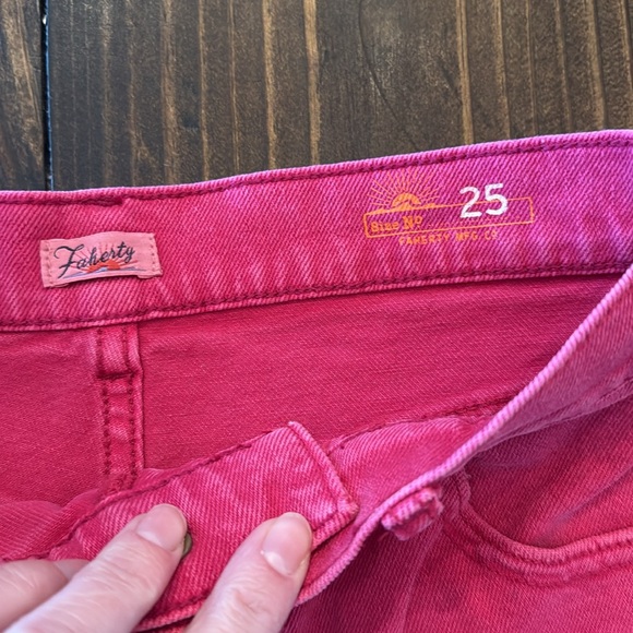 NEW Faherty Sunwashed Denim Short in Pink - Picture 6 of 7